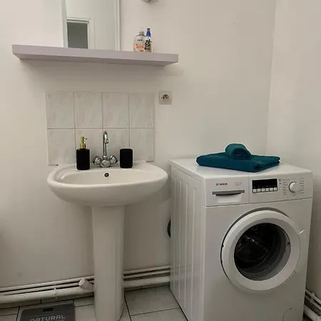 Apartment Location Time *